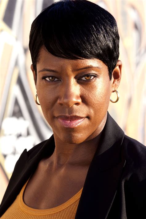 regina king eye color.